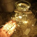 Energooszczędne Lampki Choinkowe-Łezki na Białym Druciku z 10 LED, Zimny Biały Kolor, Zasilane na Baterie AA